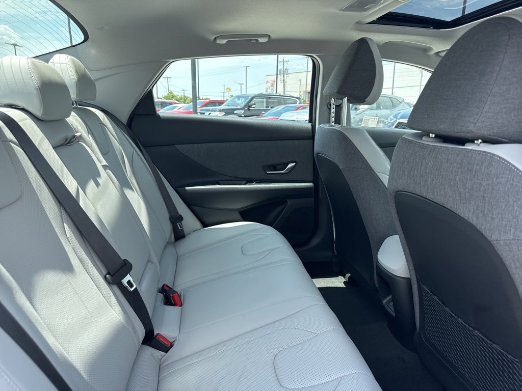 New 2025 Hyundai Elantra Limited image 13