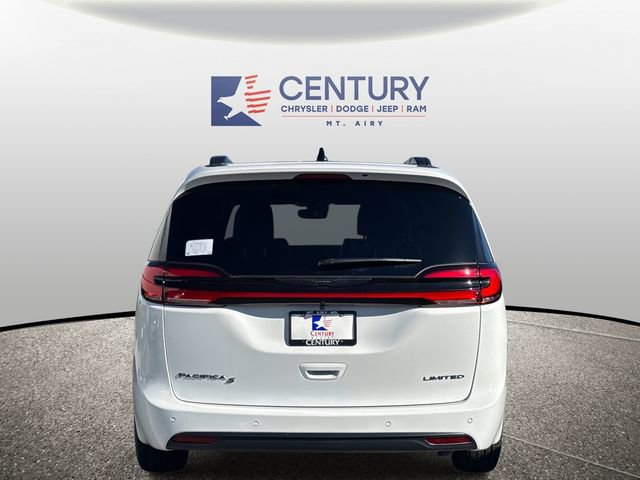New 2026 Chrysler Pacifica Limited image 3