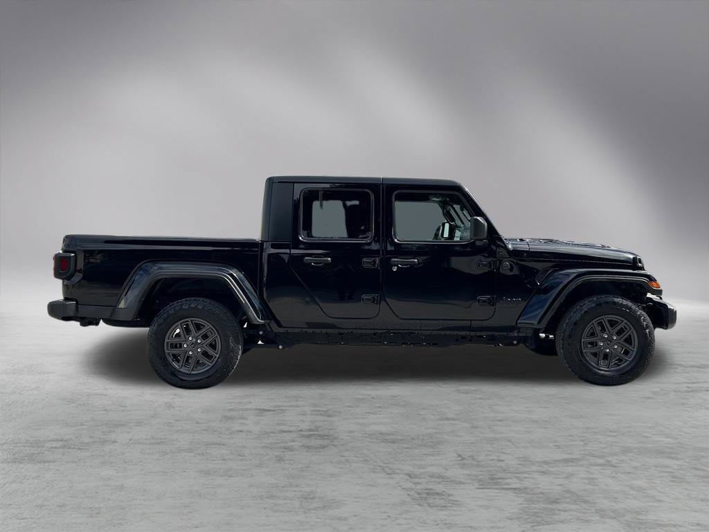 Certified 2025 Jeep Gladiator Sport AWD/4WD image 4