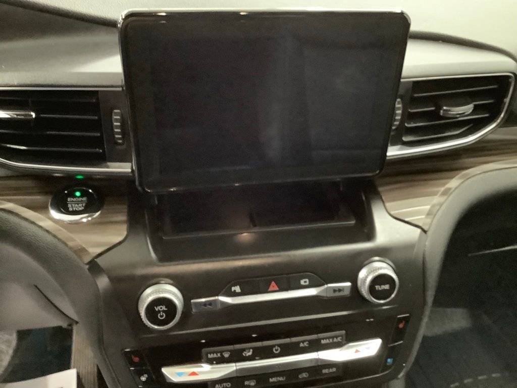 Used 2020 Ford Explorer Limited image 18