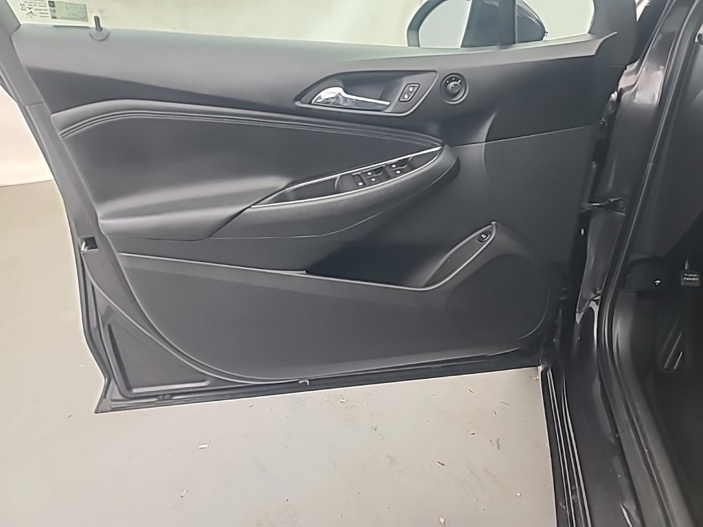 Used 2017 Chevrolet Cruze Premier FWD image 22