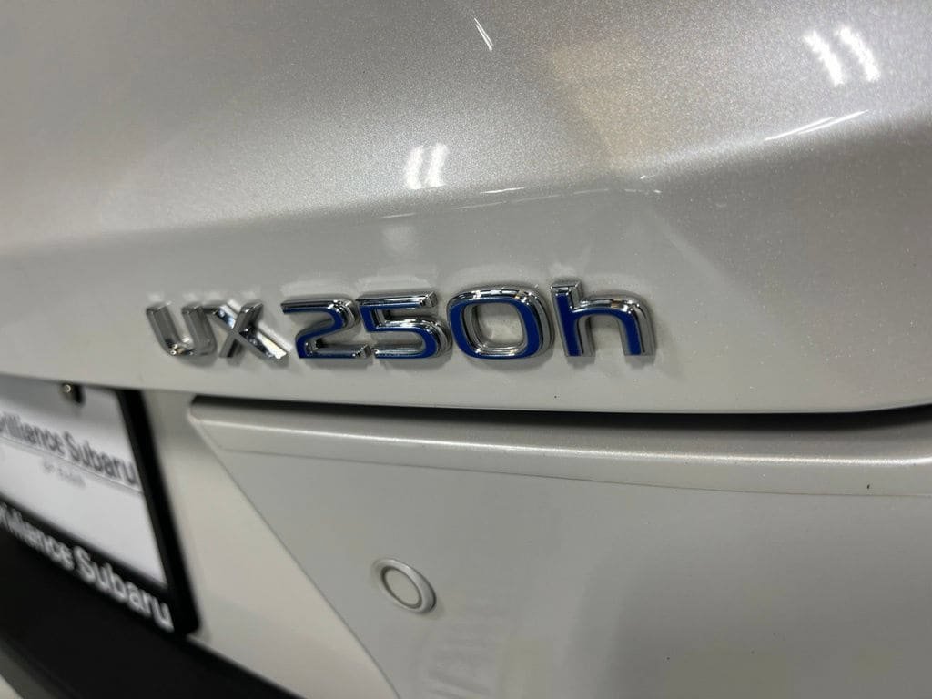 Used 2022 Lexus UX 250h w/ Premium Package AWD/4WD image 40