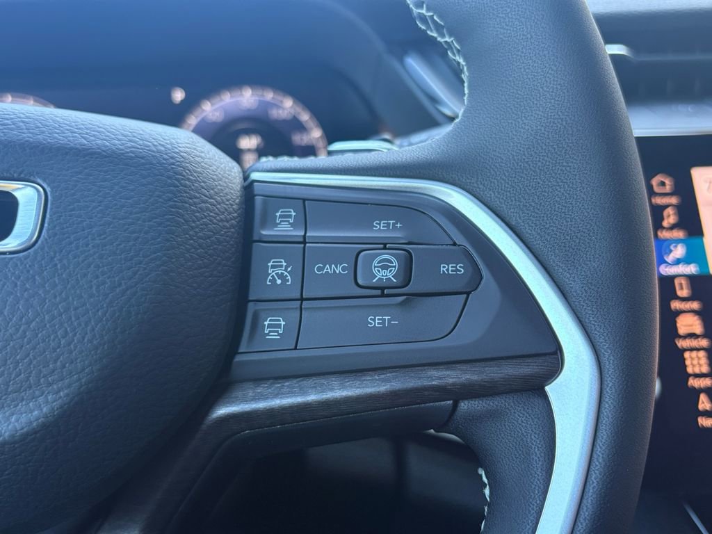 New 2026 Jeep Grand Cherokee Altitude image 16