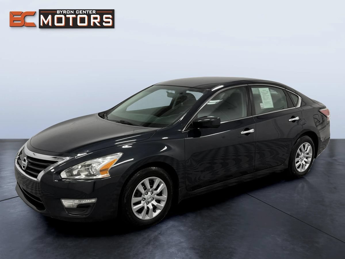 Used 2014 Nissan Altima 2.5 S FWD image 1