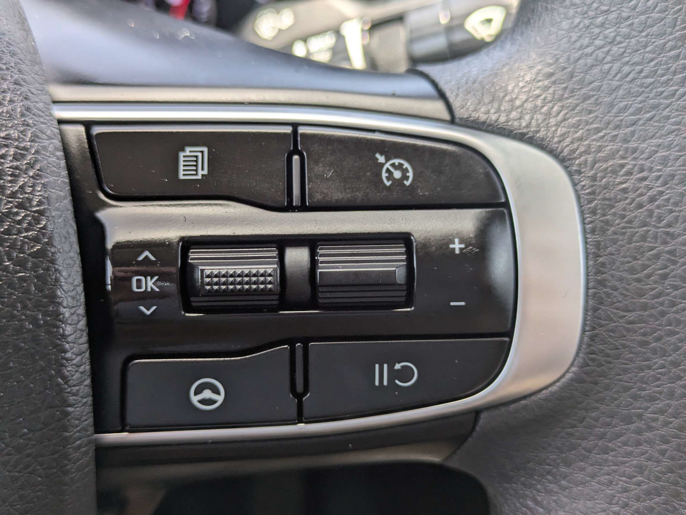 Certified 2022 Kia K5 LXS FWD image 28