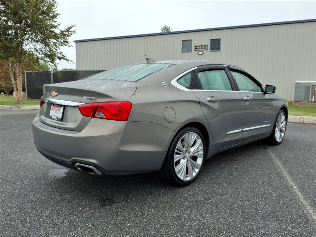 Used 2017 Chevrolet Impala Premier w/ Enhanced Convenience Package FWD image 4