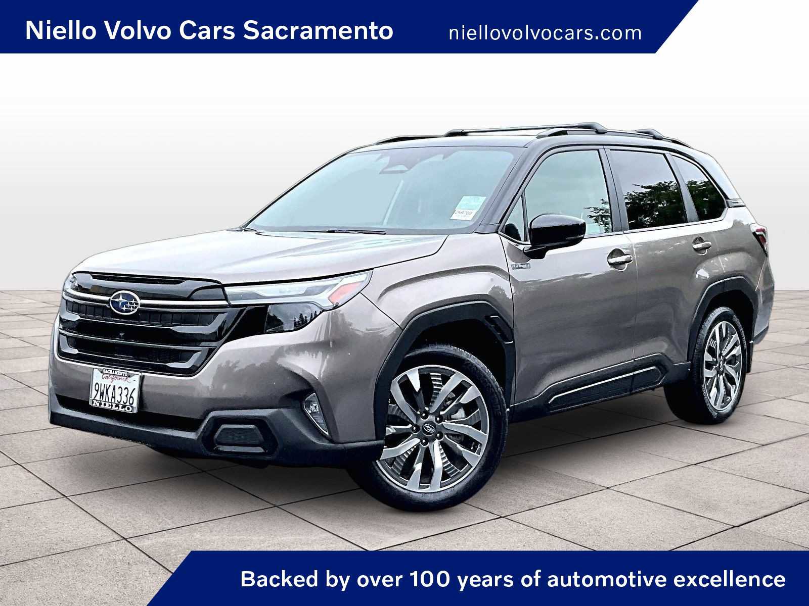 Used 2025 Subaru Forester Touring AWD/4WD image 1