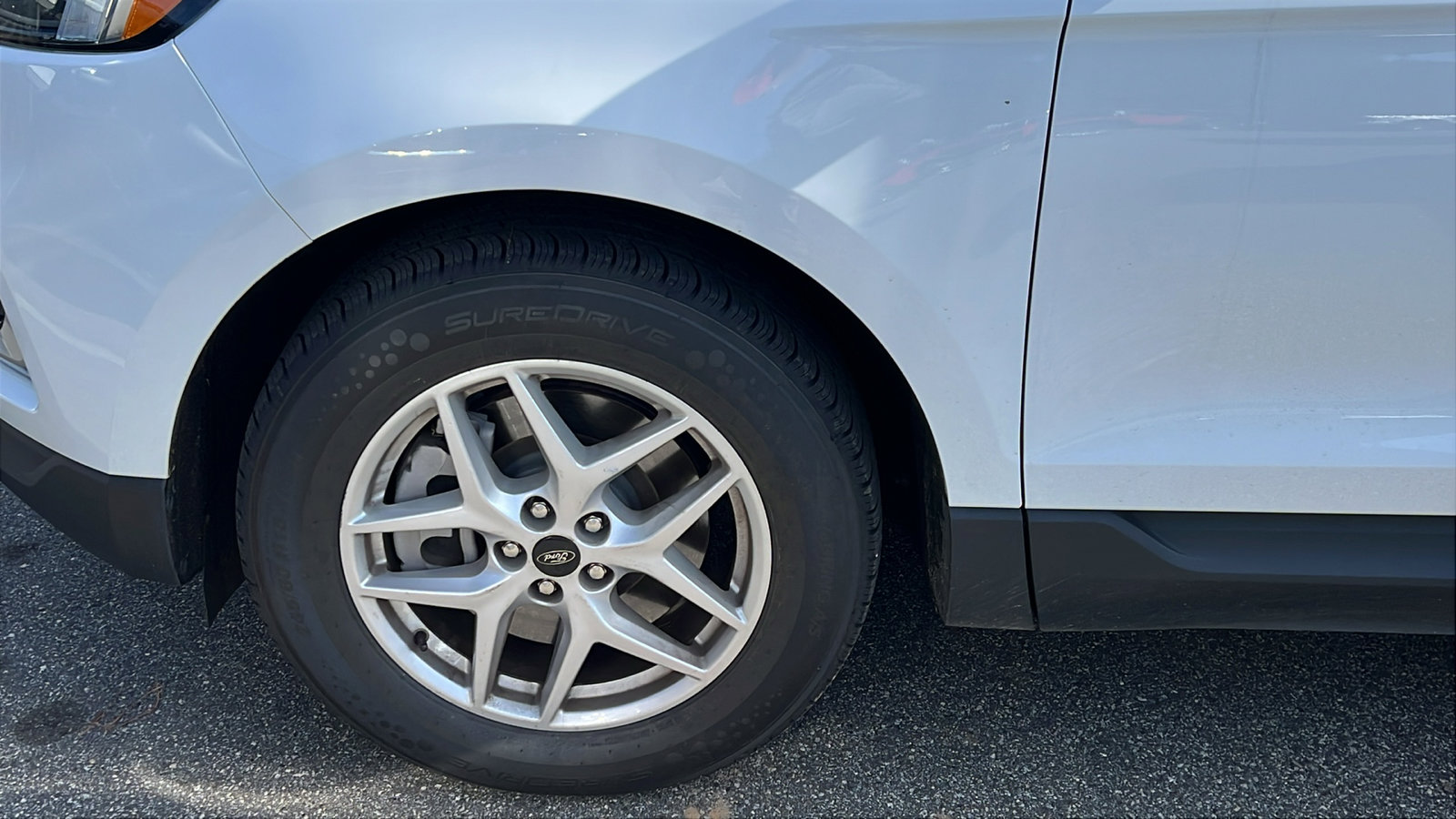 Used 2024 Ford Edge SEL image 12