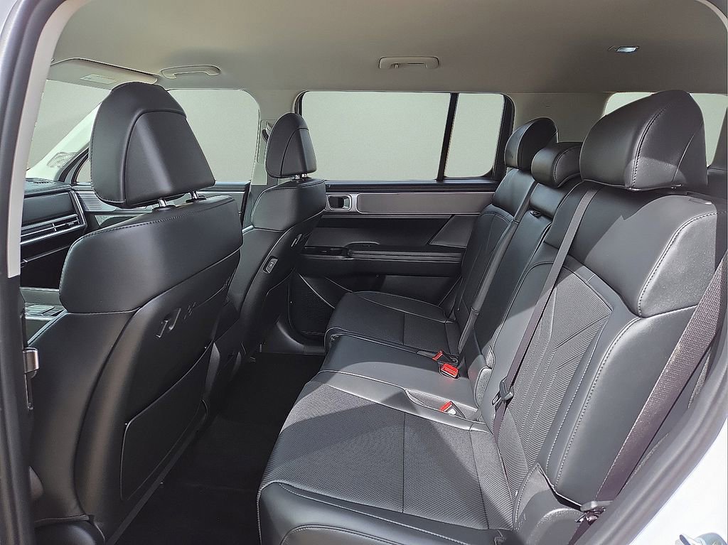 Used 2026 Hyundai Santa Fe SEL image 17