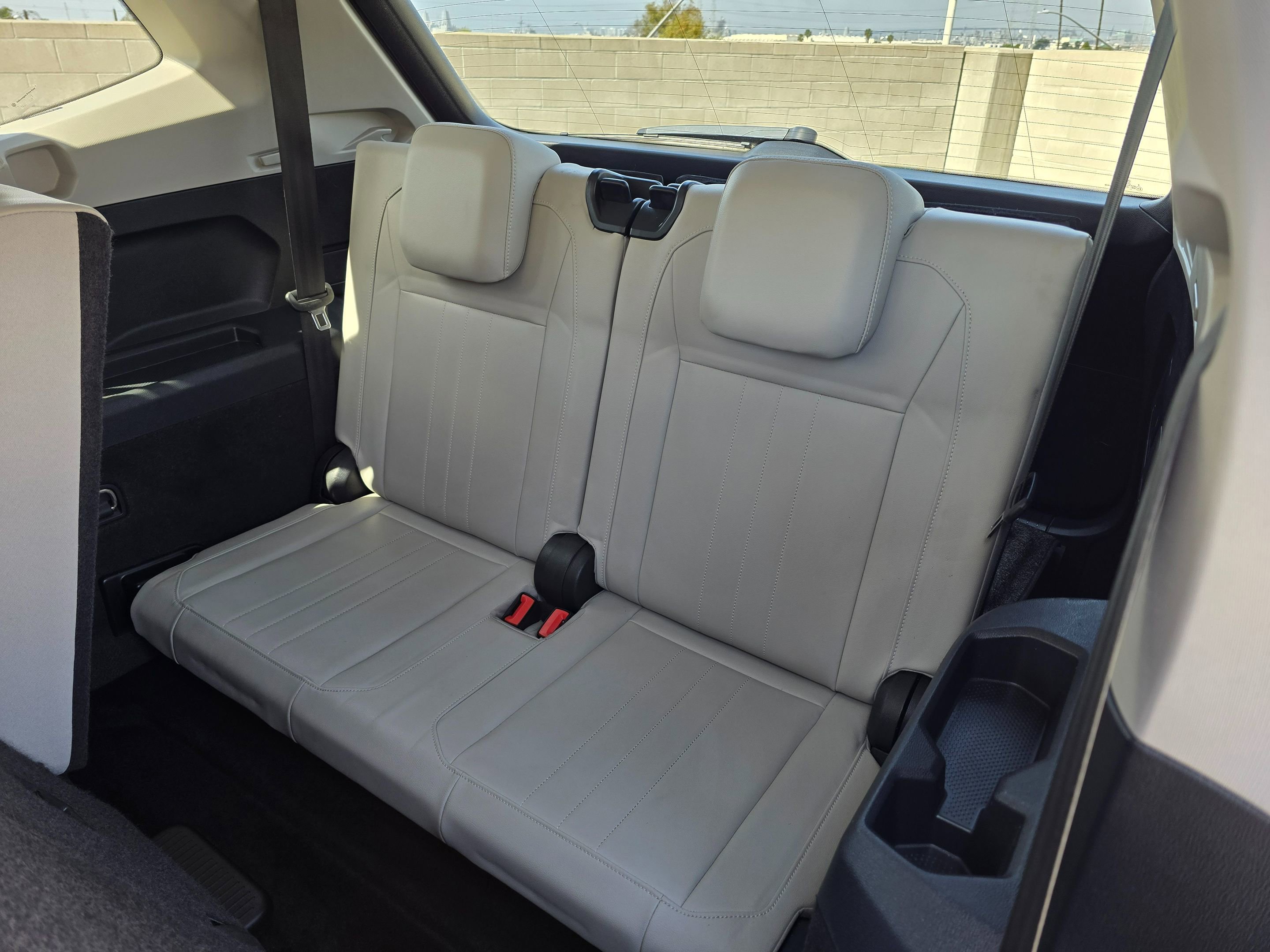Used 2022 Volkswagen Tiguan SE FWD image 19
