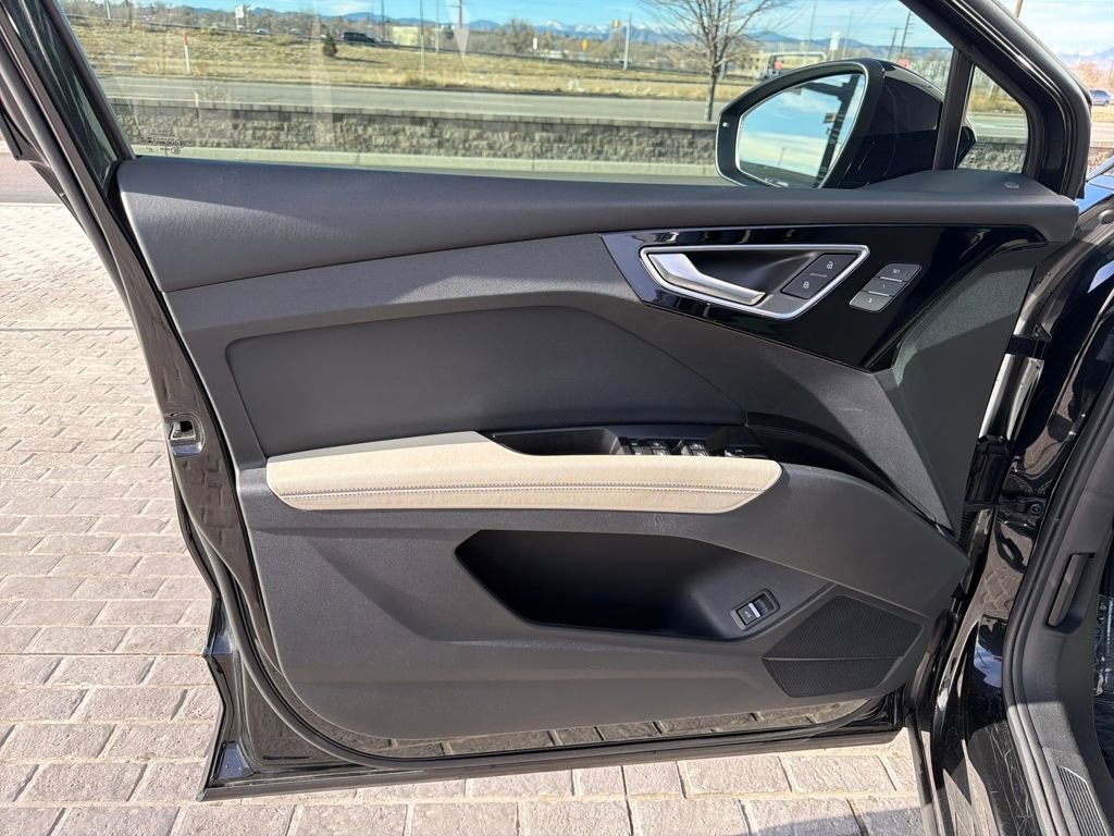 Used 2024 Audi Q4 e-tron Premium Plus image 10