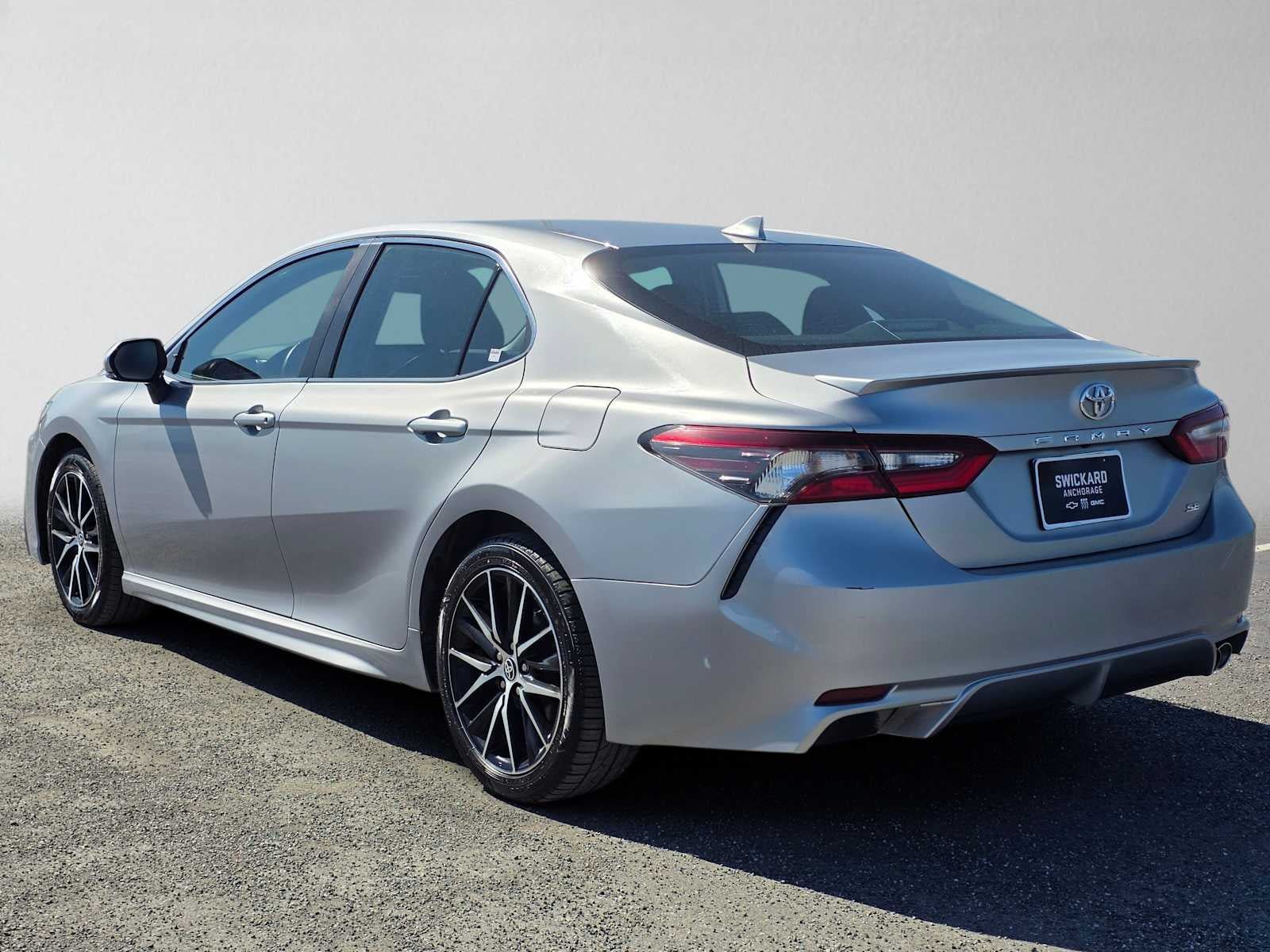 Used 2024 Toyota Camry SE FWD image 5