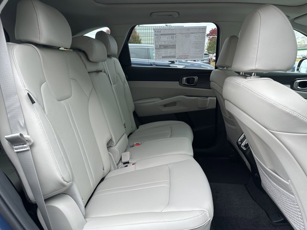 New 2026 Kia Sorento S w/ S Panoramic Sunroof Package image 16