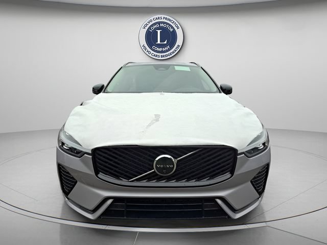 New 2026 Volvo XC60 B5 Plus w/ Protection Package Premier AWD/4WD image 3