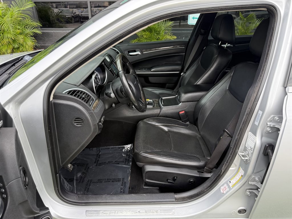 Used 2020 Chrysler 300 Limited image 13