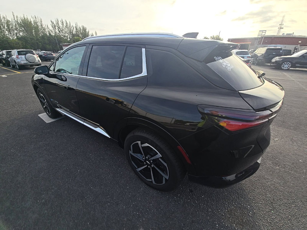 Used 2025 Chevrolet Equinox EV LT FWD image 4