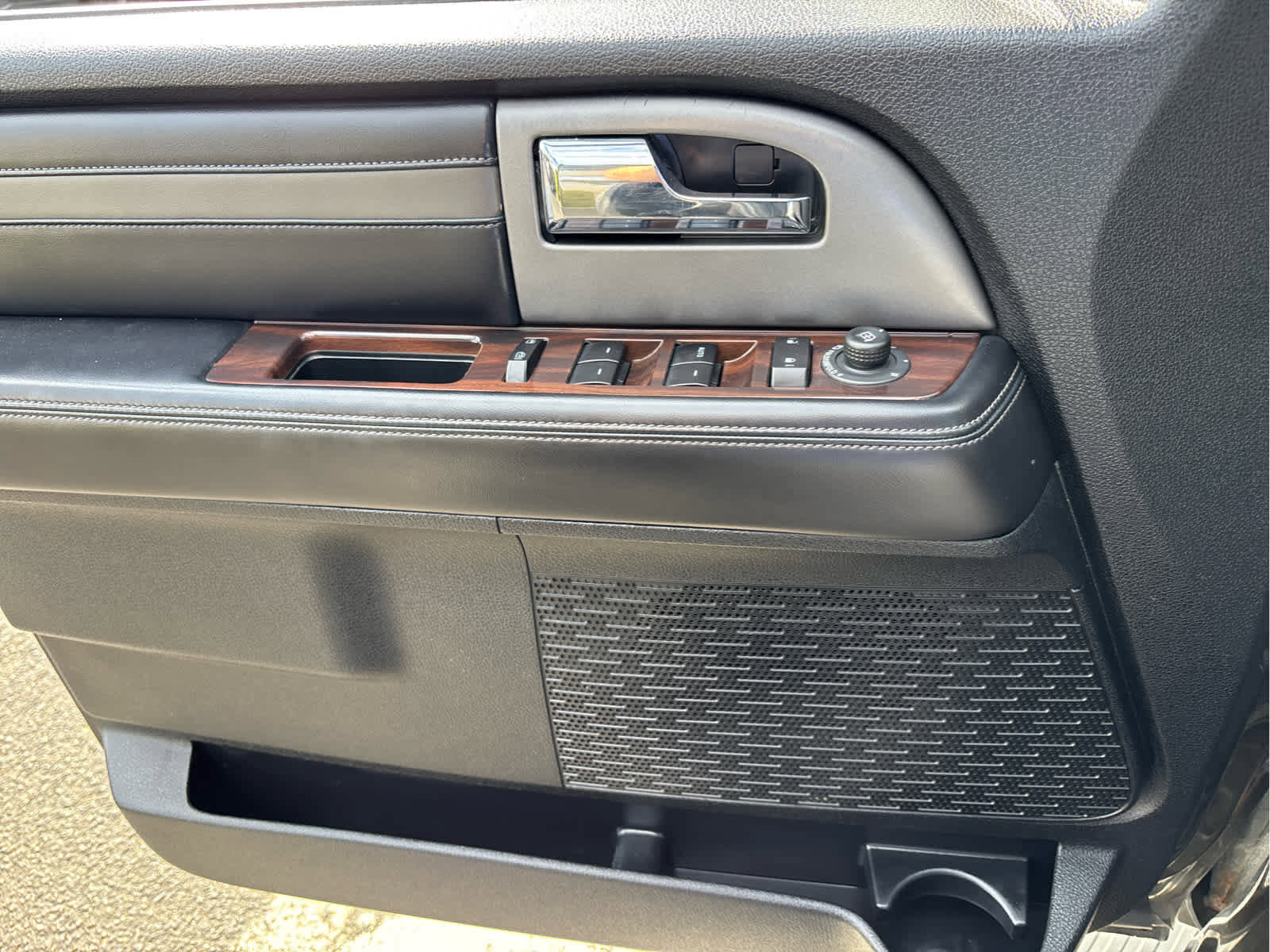 Used 2017 Ford Expedition EL Platinum image 22