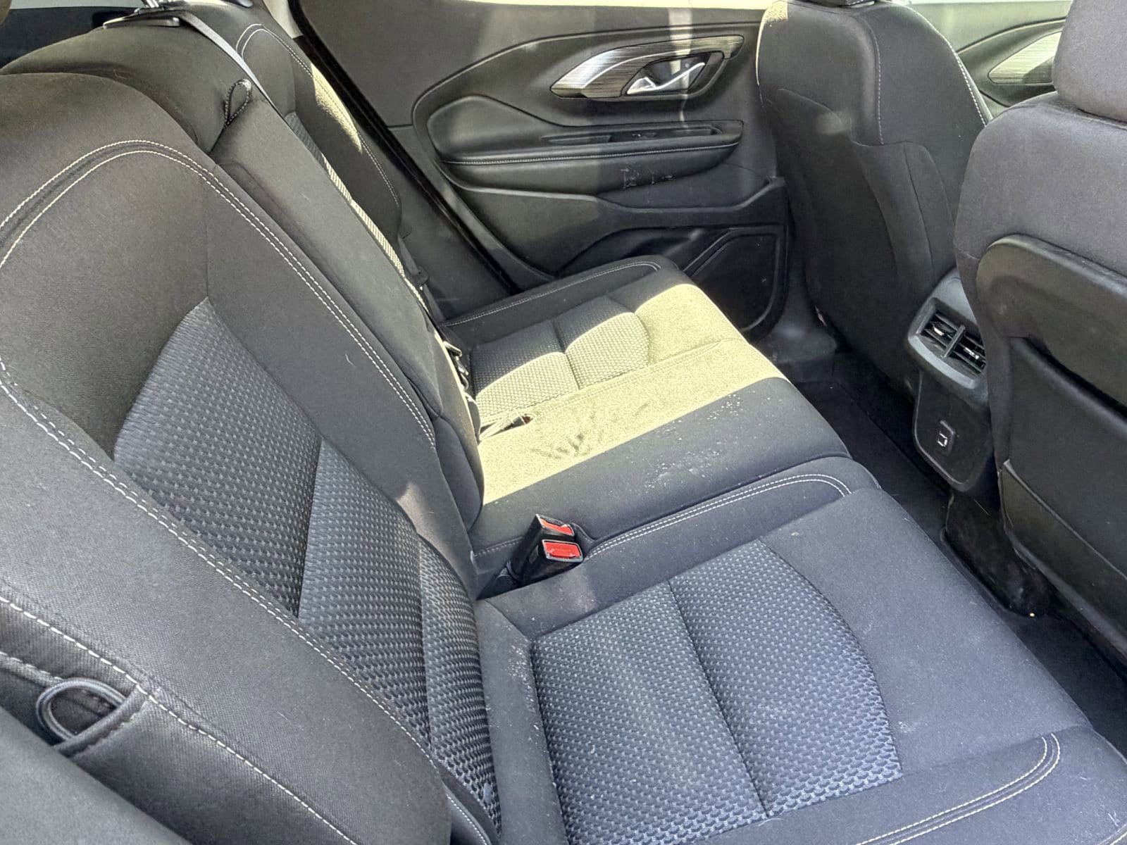 Used 2024 GMC Terrain SLE w/ Driver Convenience Package FWD image 8