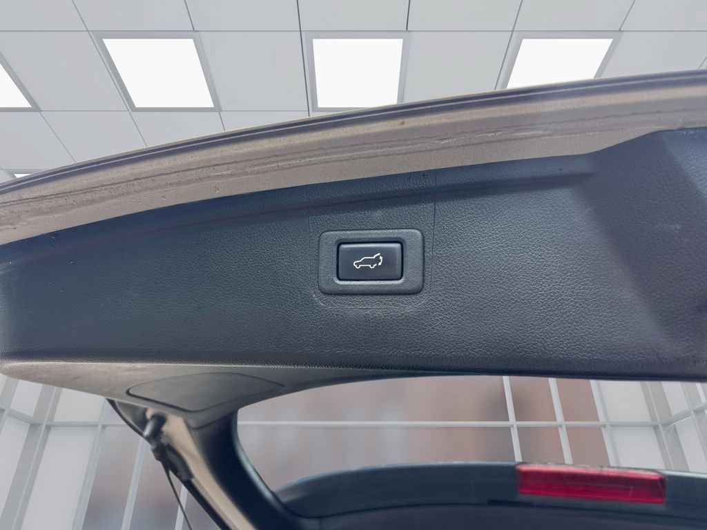 Used 2018 Subaru Outback 2.5i Premium AWD/4WD image 16