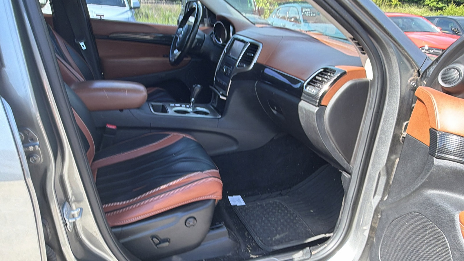 Used 2012 Jeep Grand Cherokee Overland Summit RWD image 20