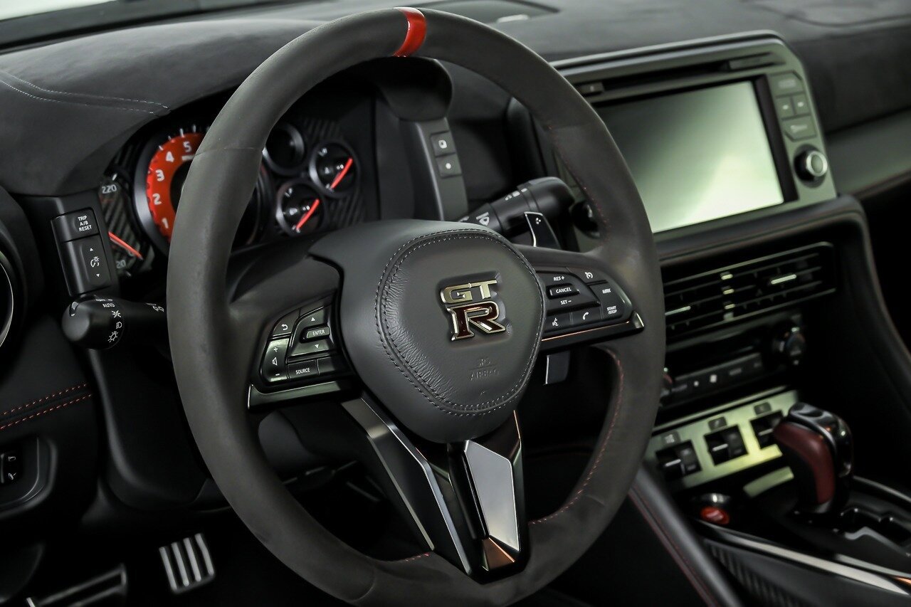 Used 2020 Nissan GT-R NISMO AWD/4WD image 23