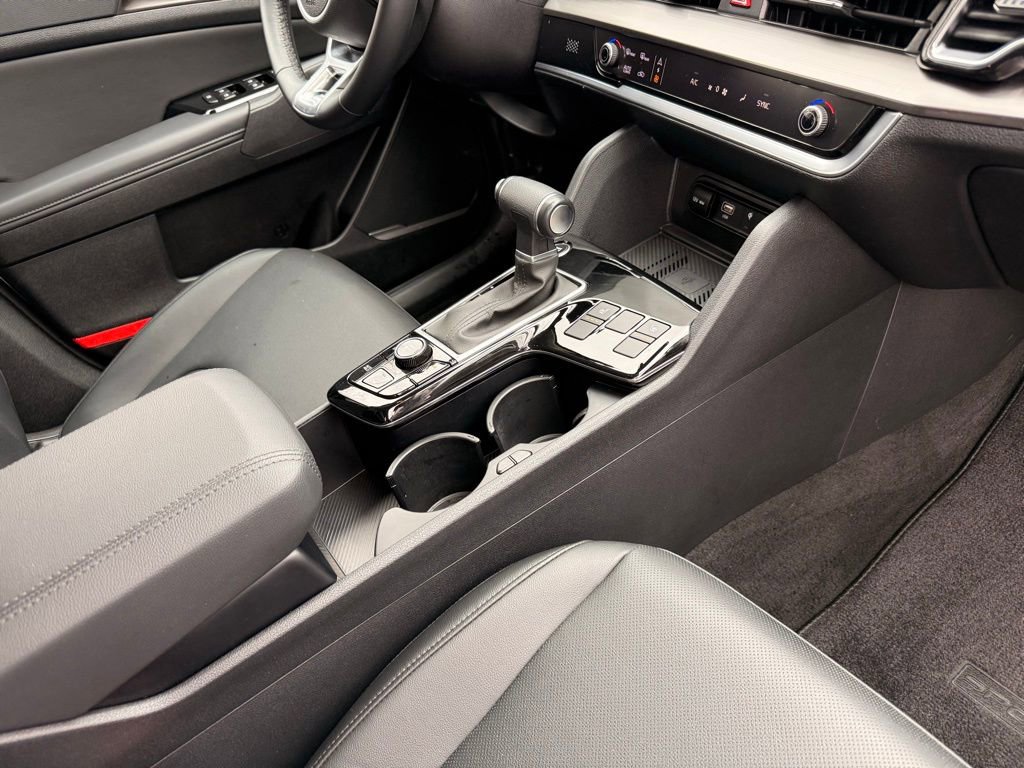 Used 2025 Kia Sportage EX image 39