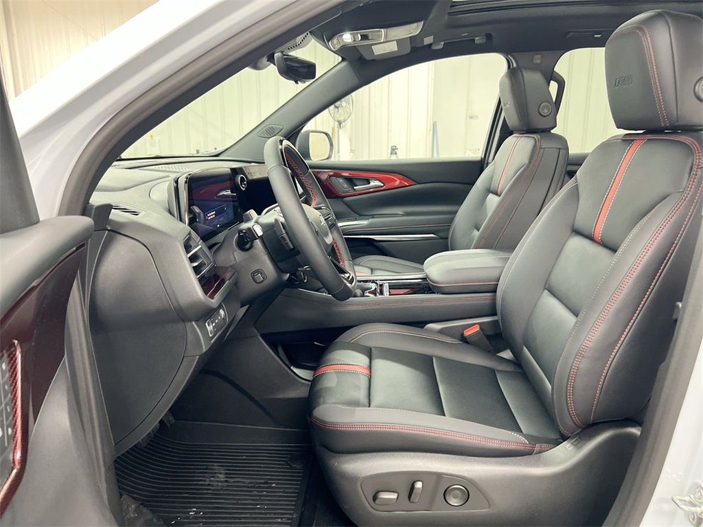 New 2026 Chevrolet Traverse RS w/ LPO, Floor Liner Package image 20