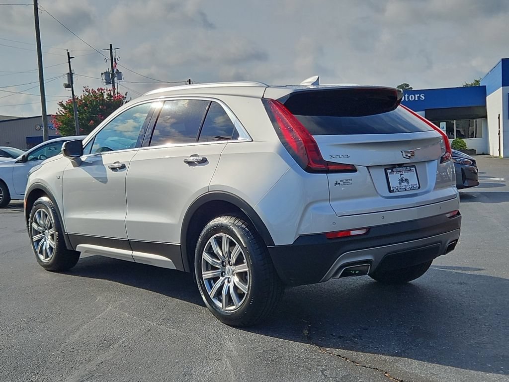 Used 2022 Cadillac XT4 Premium Luxury w/ Safety Alert Package FWD image 15