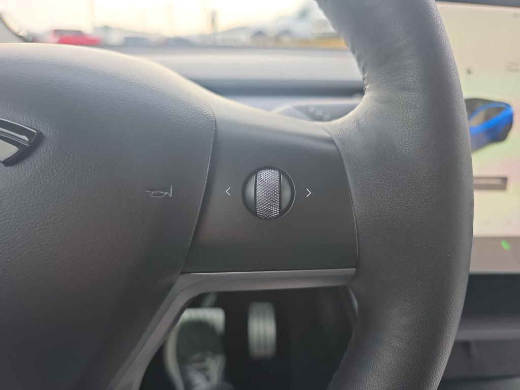 Used 2022 Tesla Model Y Performance image 22