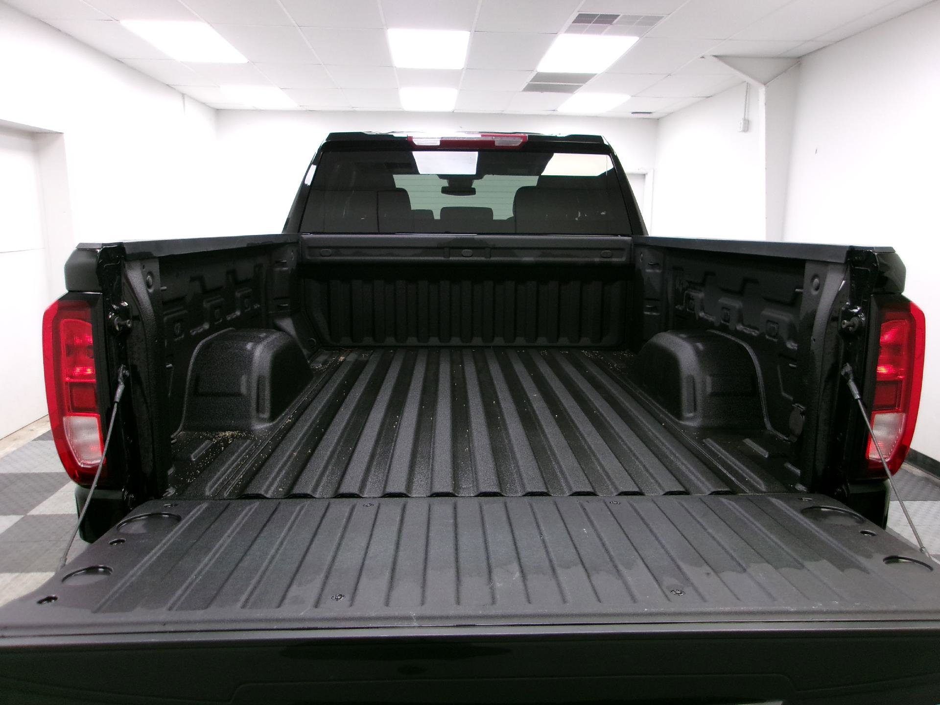 Certified 2024 GMC Sierra 1500 Pro w/ Pro Value Package image 11