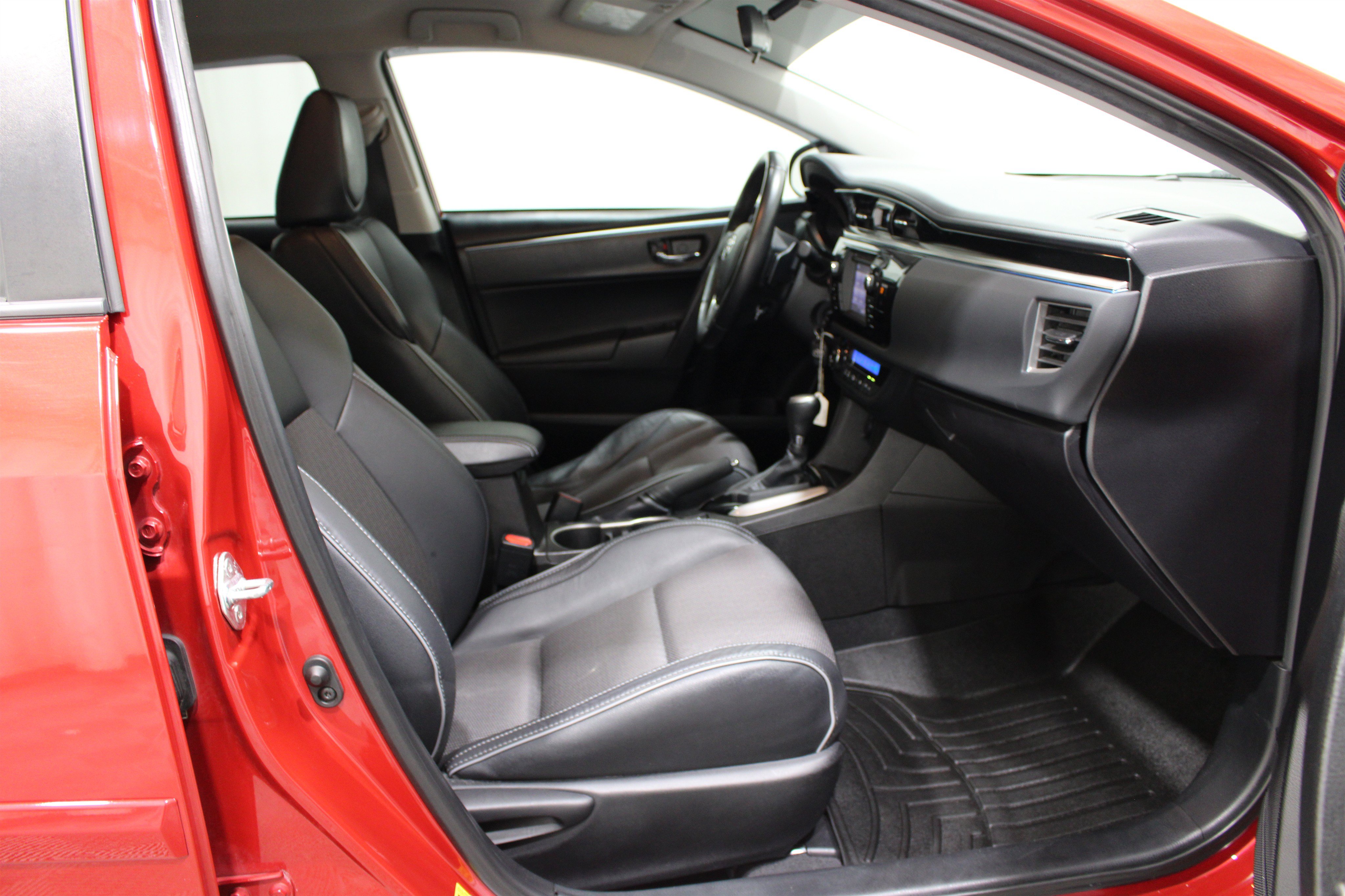 Used 2015 Toyota Corolla S w/ Body Protection Package #1 FWD image 23