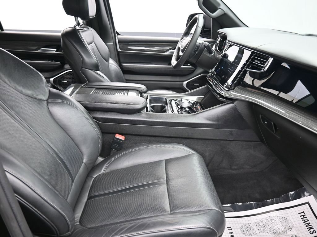 Used 2022 Jeep Wagoneer Series III w/ Flexible Seating Group image 23