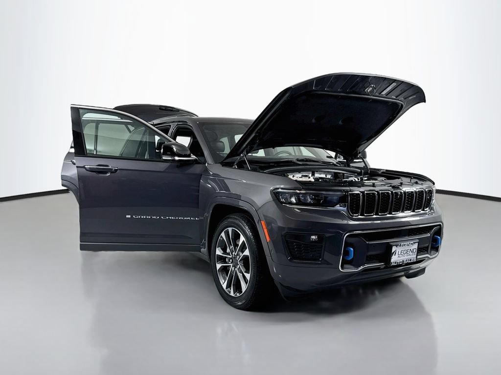 Used 2023 Jeep Grand Cherokee Overland w/ Advanced Protech Group III AWD/4WD image 27