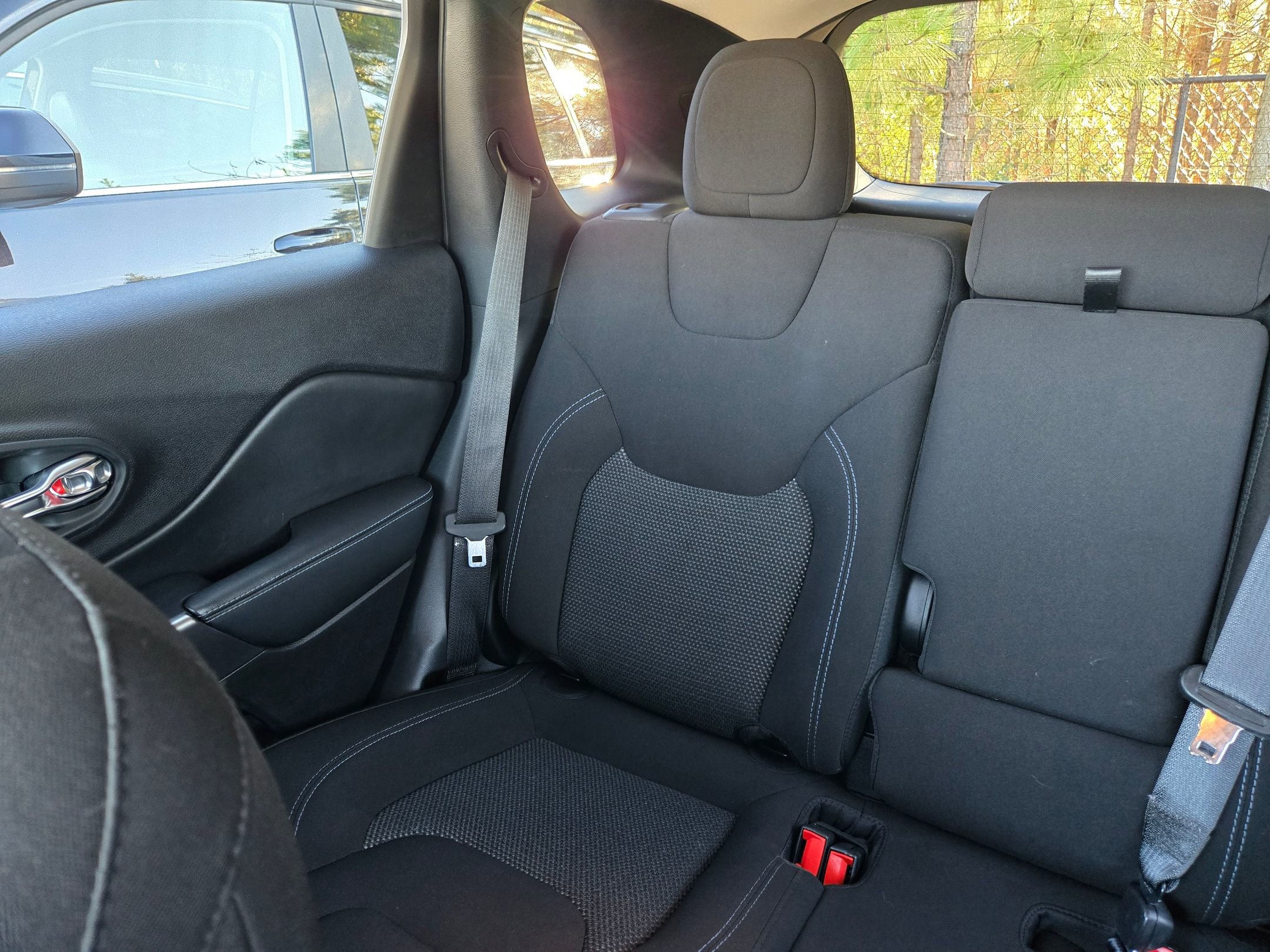 Used 2021 Jeep Cherokee Latitude image 29