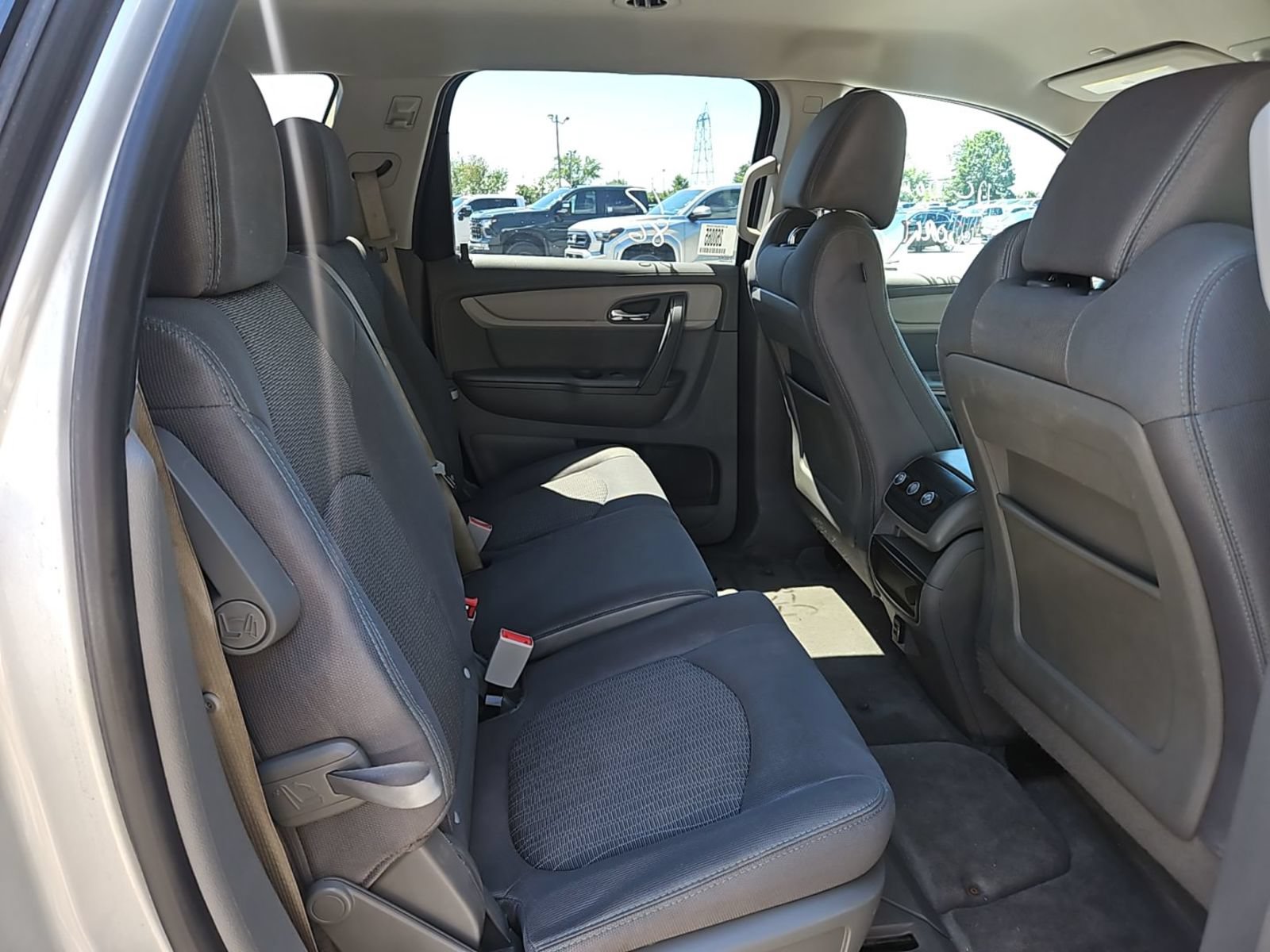 Used 2017 Chevrolet Traverse LS FWD image 8