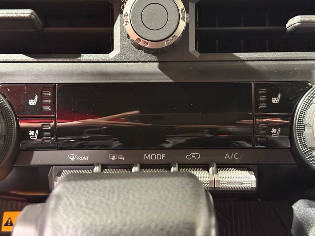 Certified 2025 Toyota 4Runner 4WD image 30