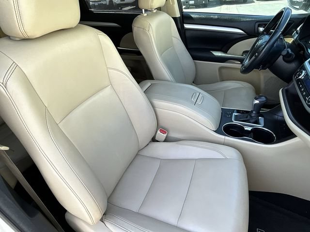 Used 2018 Toyota Highlander XLE FWD image 11