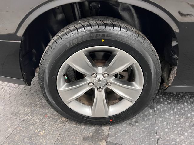 Used 2016 Dodge Challenger SXT image 17