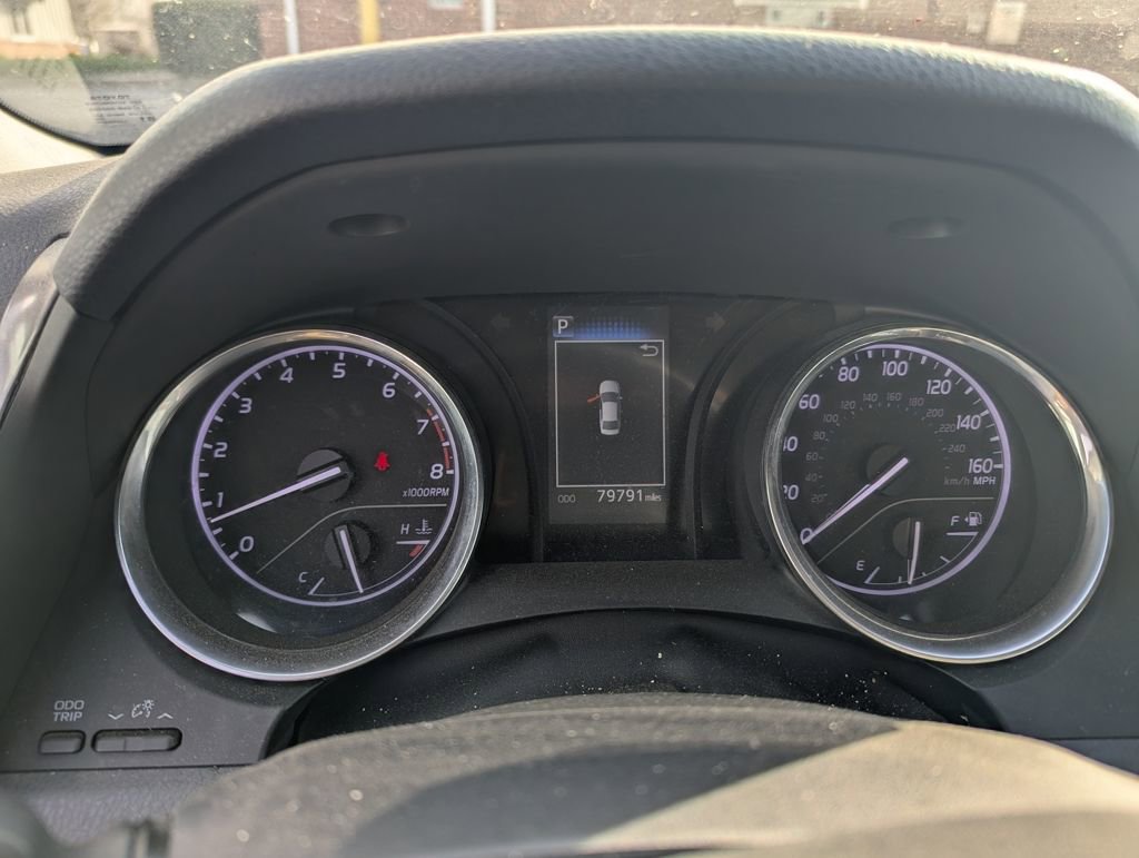 Used 2020 Toyota Camry LE image 6