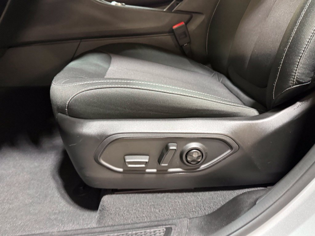 Used 2025 Jeep Grand Cherokee Laredo X AWD/4WD image 21