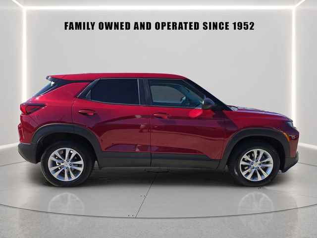 Used 2021 Chevrolet TrailBlazer LS FWD image 2
