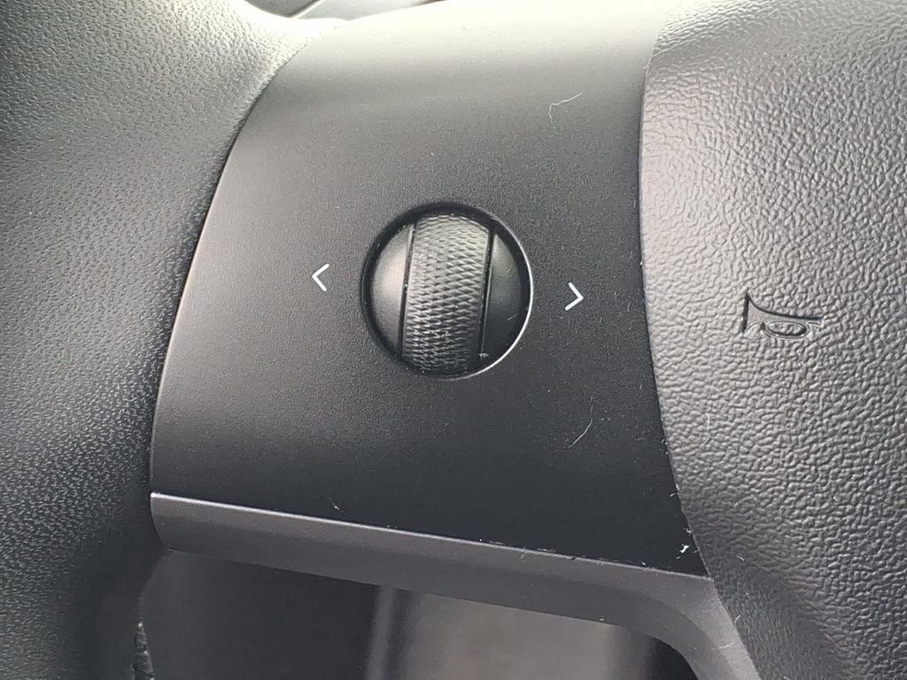 Used 2020 Tesla Model 3 Standard Range image 10