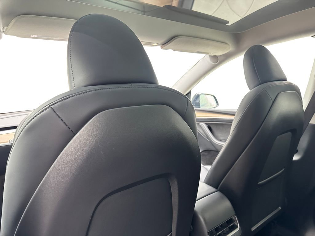 Used 2024 Tesla Model Y Long Range image 35