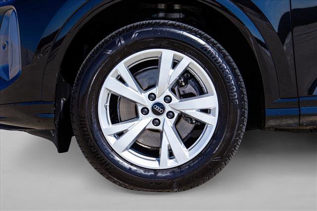Certified 2025 Audi Q5 Premium w/ Convenience Package image 9