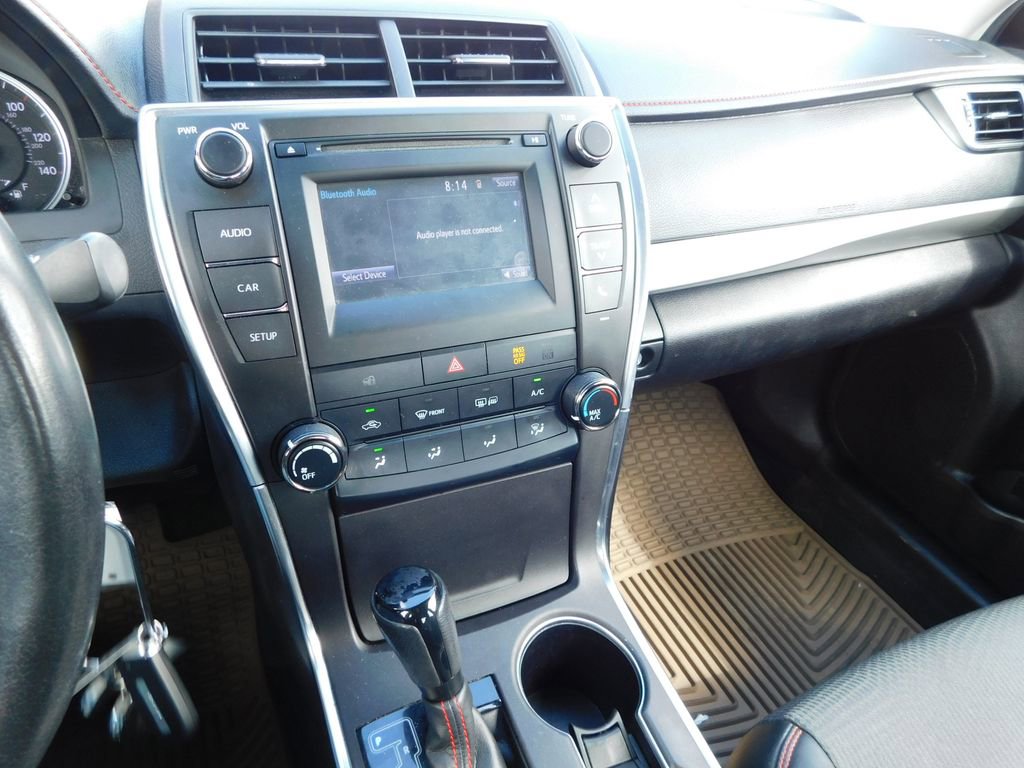 Used 2016 Toyota Camry SE w/ Moonroof Package image 29