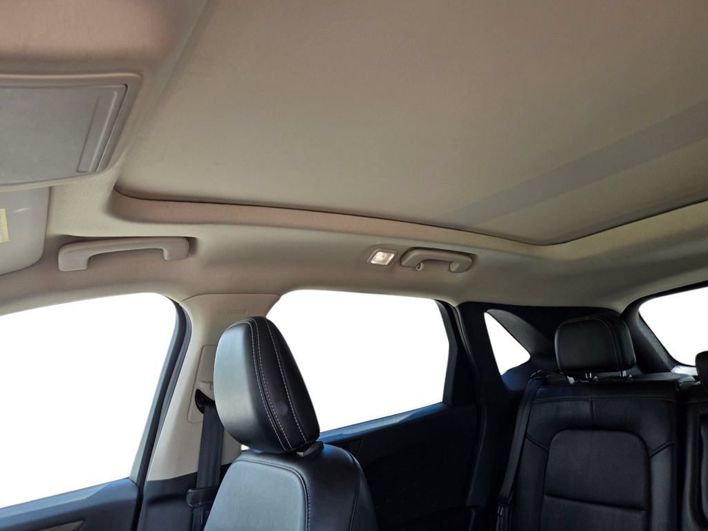 Used 2020 Ford Escape Titanium AWD/4WD image 18