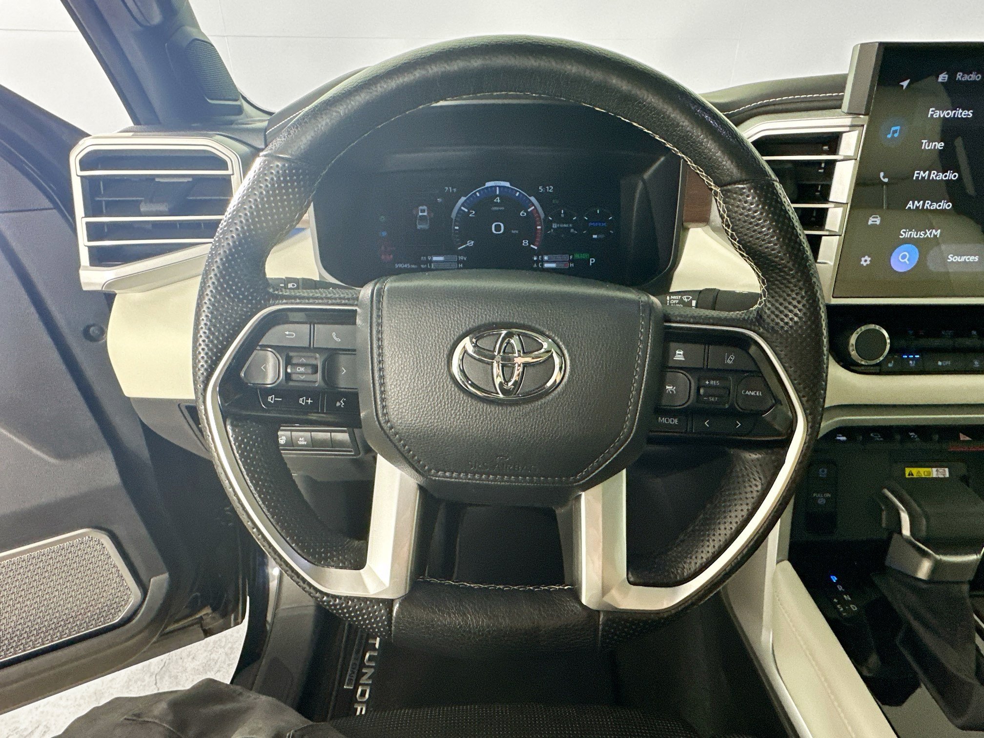 Used 2024 Toyota Tundra Capstone AWD/4WD image 12