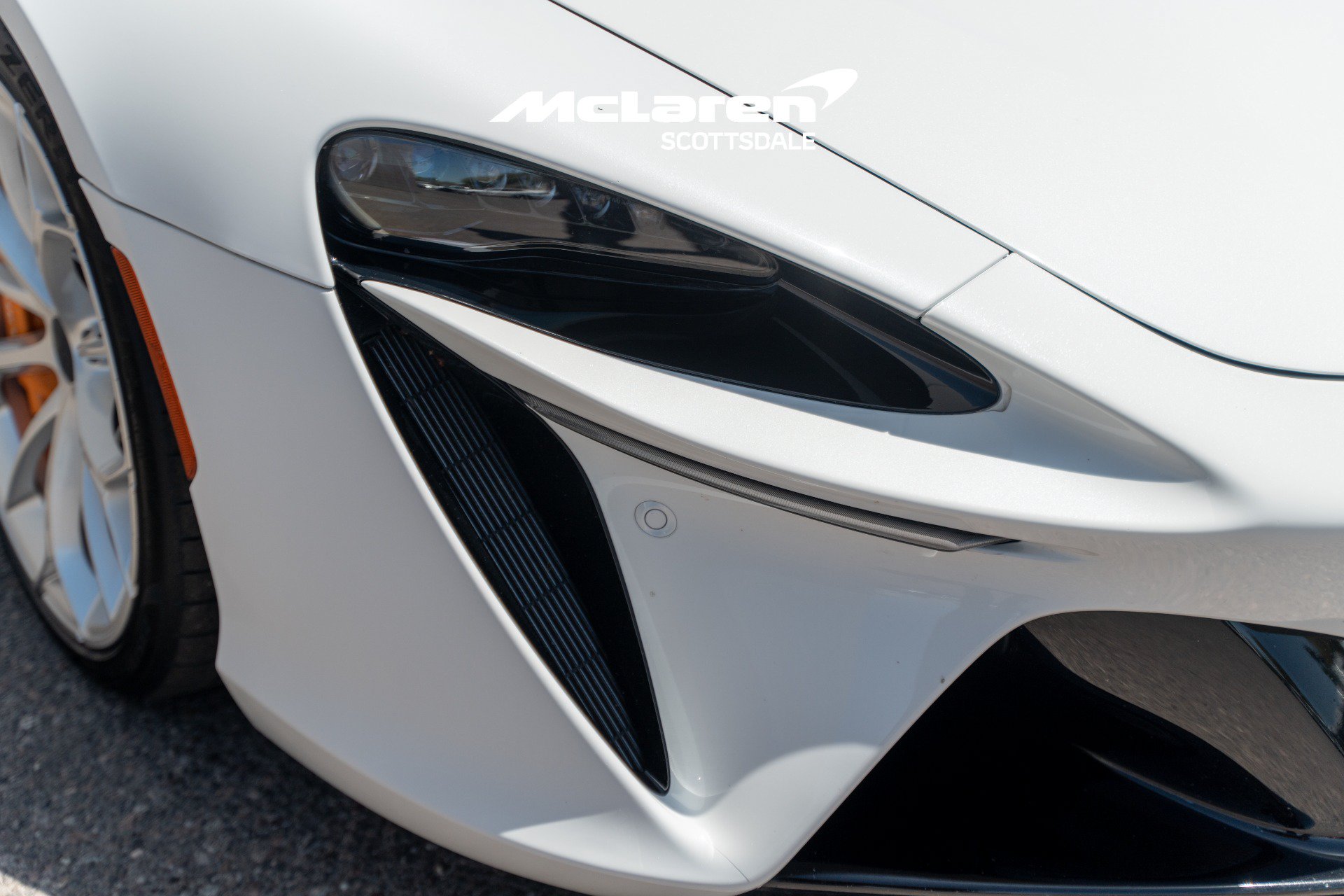 Used 2026 McLaren Artura RWD image 19