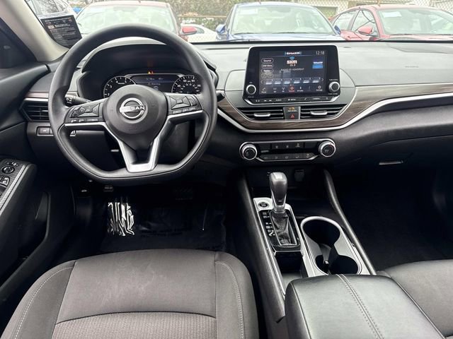 Used 2024 Nissan Altima 2.5 SV image 16