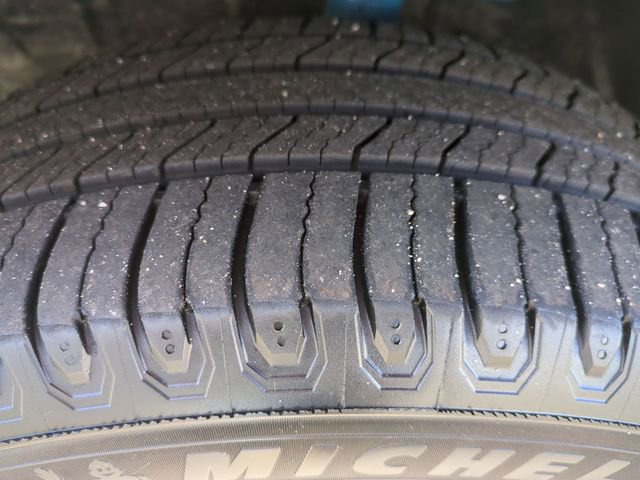 Used 2017 Toyota RAV4 SE image 11